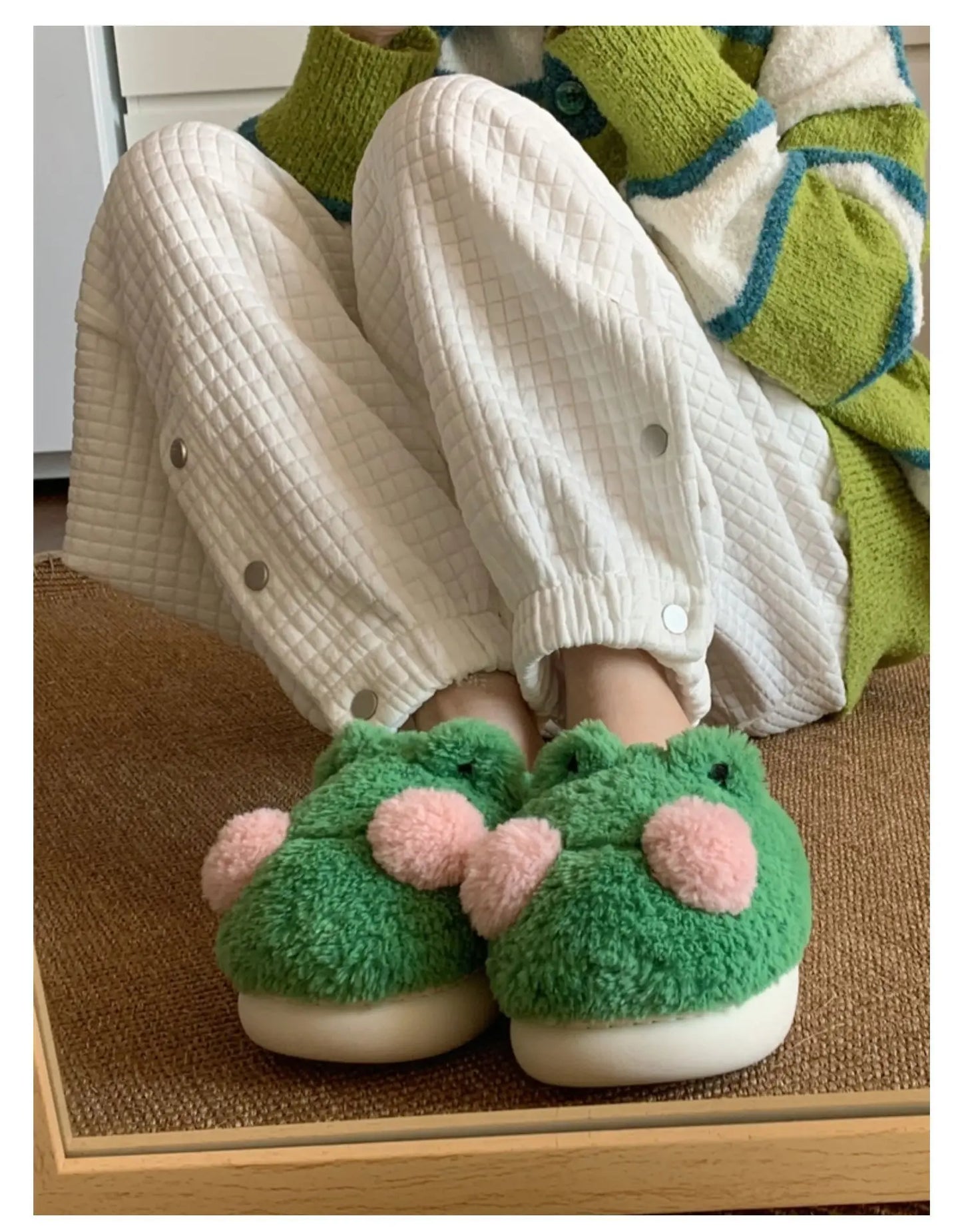 Women's Cute Green Frog Plush Slippers | Cozy Faux Fur House Shoes