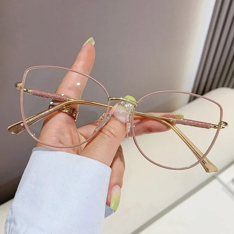 Chic Cat Eye Photochromic Reading Glasses for Women | Stylish Eyewear
