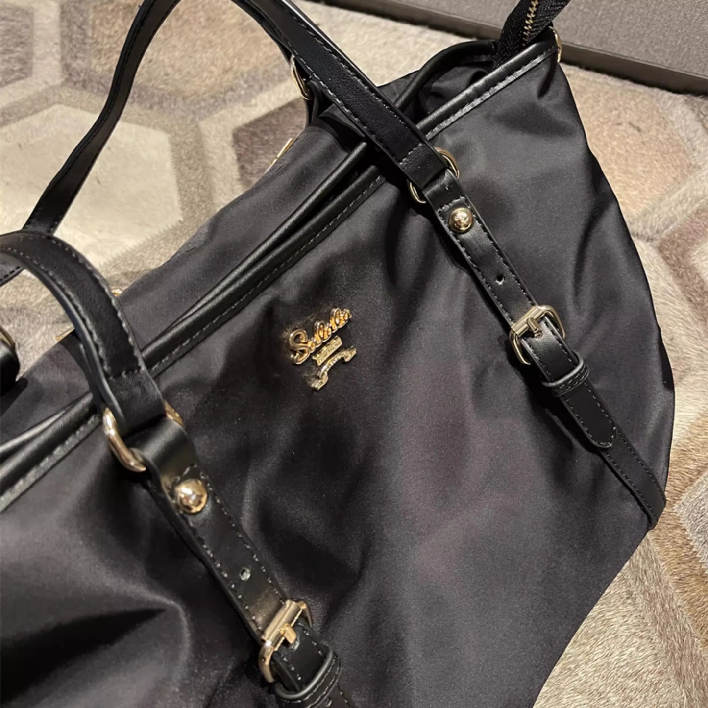 Lightweight Nylon Shoulder Bag | Spacious Commuting Tote for Women