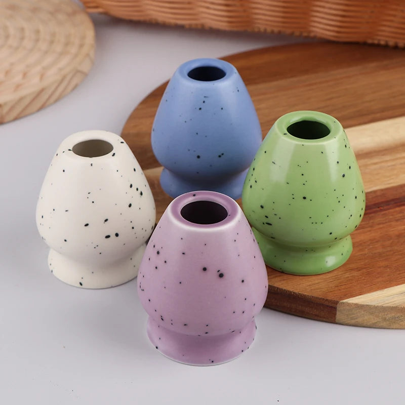 Soporte de cerámica hecho a mano para batidor de matcha | Elegante accesorio para el té