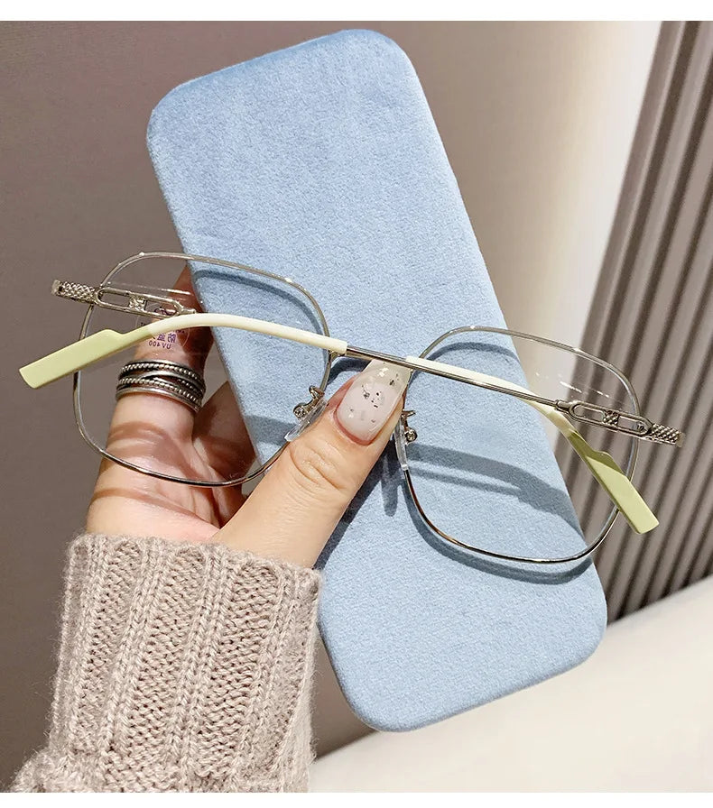 Ultra Light Anti Blue Light Glasses | Stylish Myopia Eyewear