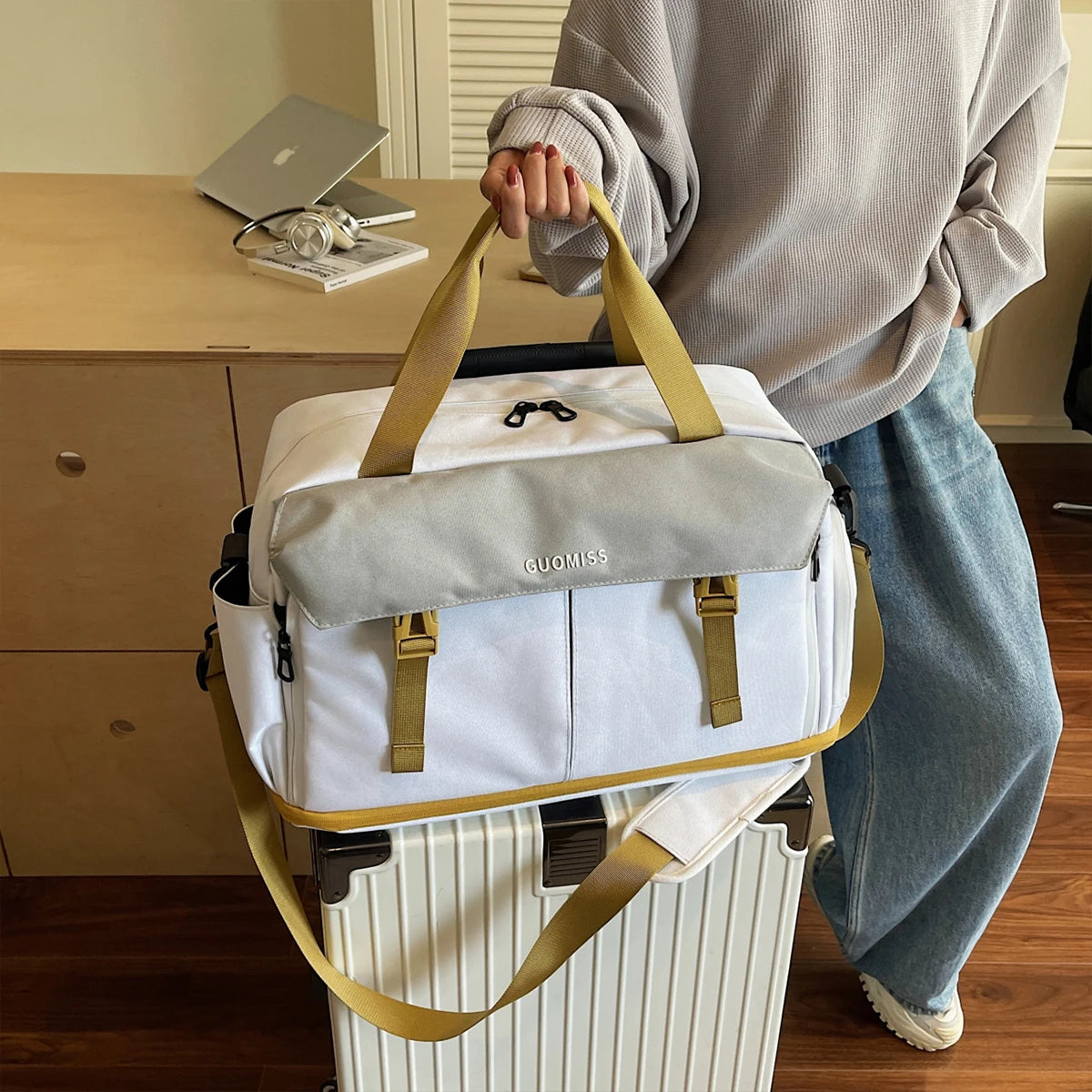 Short-Distance Fitness Bag for Men, Dry and Wet Separation Shoulder Bag, Cross-Body Multi-Functional Travel Bag, Women's Training Swimming Bag, Large Capacity