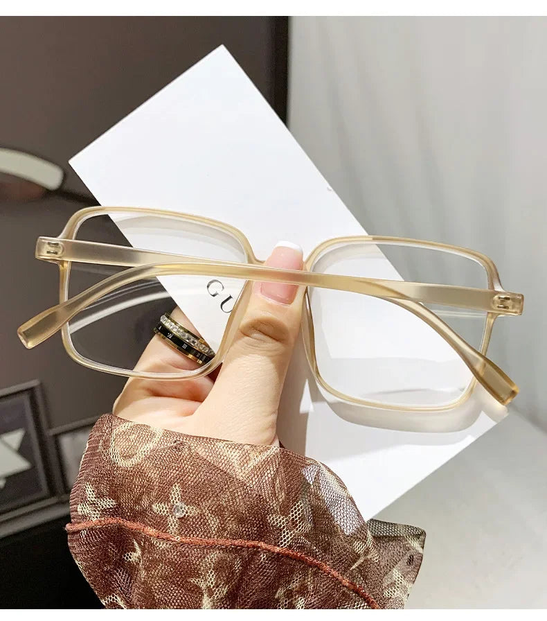 Retro Anti-Blue Light Myopia Glasses | Stylish Large Frame 2026