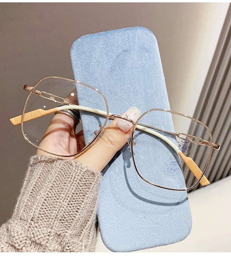 Ultra Light Anti Blue Light Glasses | Stylish Myopia Eyewear