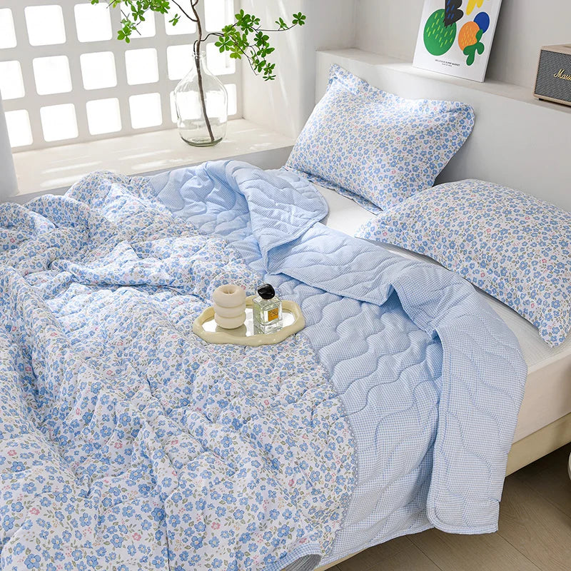 Lightweight Breathable Cooling Summer Quilt | Soft Duvet Comforter