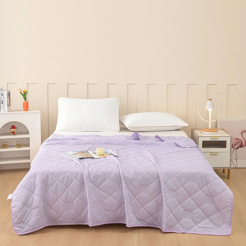 Cooling Silk Summer Quilt | Breathable & Ice Cold Comfort