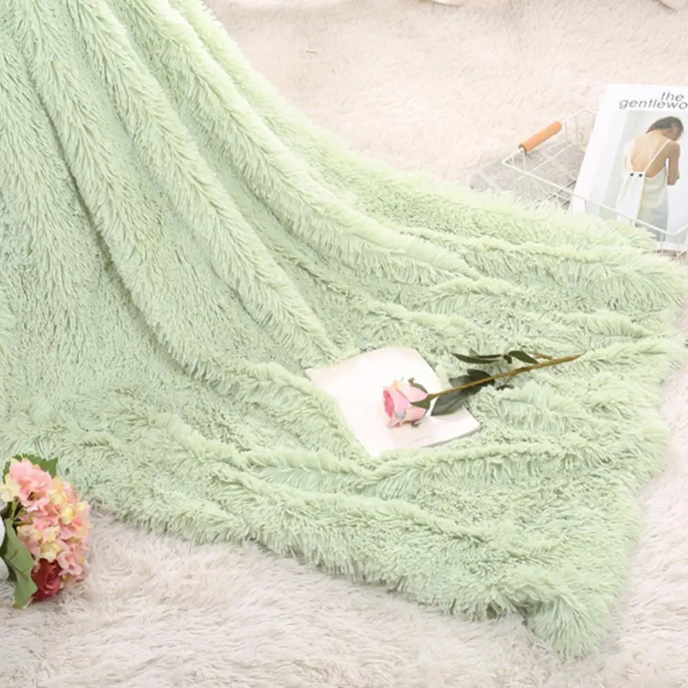 Soft Fluffy Shaggy Throw Blanket | Cozy Faux Fur Bedspread