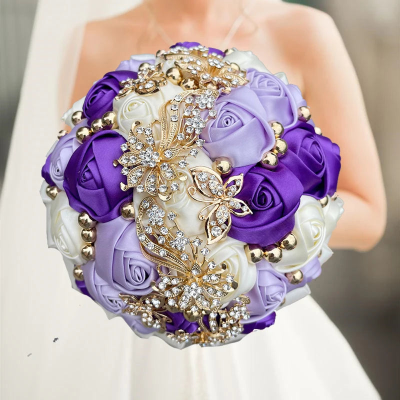 Impresionante ramo de boda azul marino para damas de honor | Elegante decoración floral
