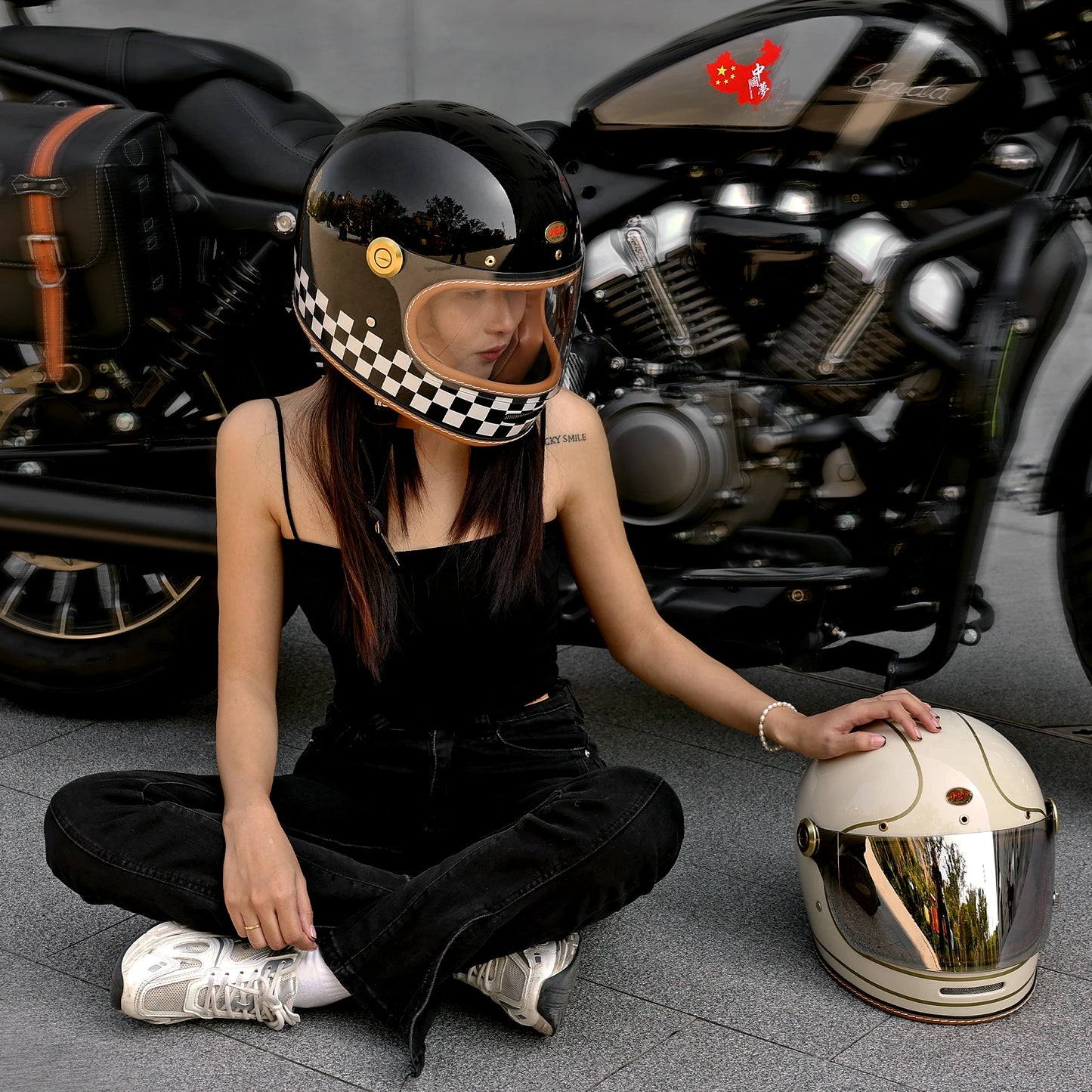 Vintage Full Face Moto Helmet | Retro Style Motorcycle Safety Gear