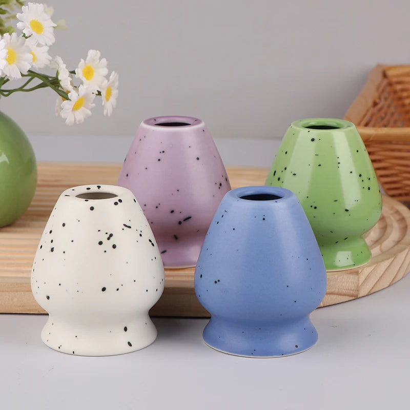Soporte de cerámica hecho a mano para batidor de matcha | Elegante accesorio para el té