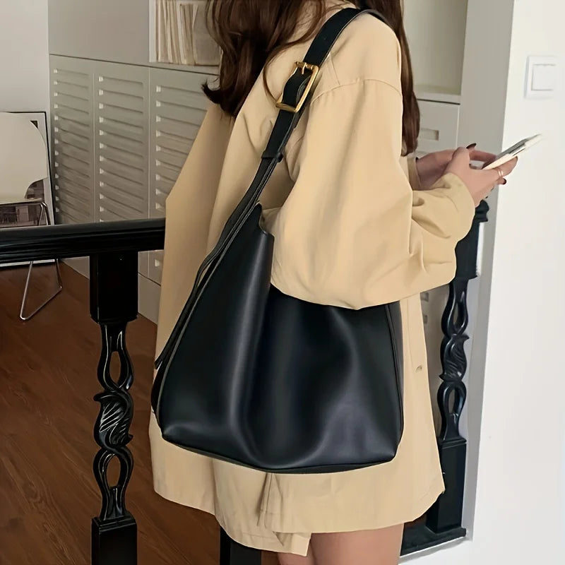 Stylish Women's Minimalist Tote Bag | Retro Faux Leather Design