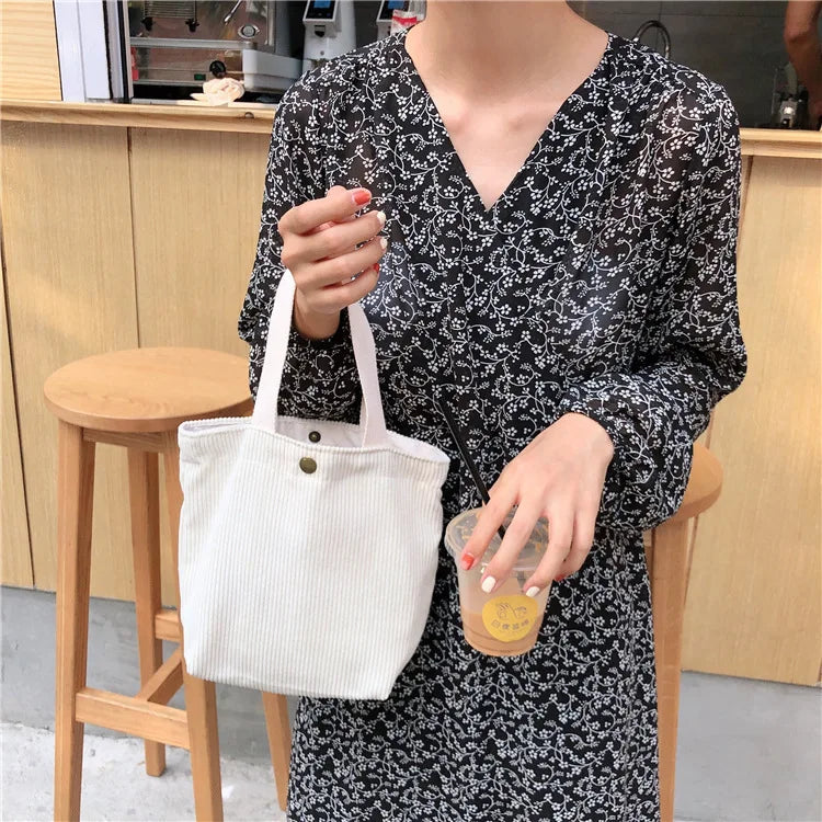 Elegante bolso de mano pequeño de terciopelo para mujer | Un esencial de estilo casual