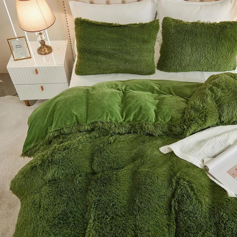 Luxurious Green Fuzzy Duvet Cover Set | Cozy 3-Piece Bedding