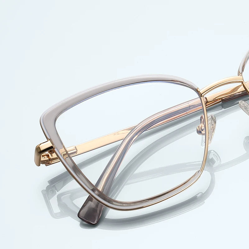 Customizable Anti Blue Light Myopia Glasses for Women | Stylish & Functional