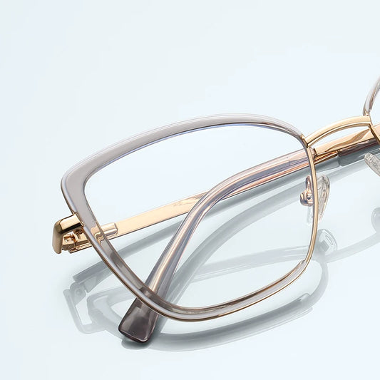 Customizable Anti Blue Light Myopia Glasses for Women | Stylish & Functional