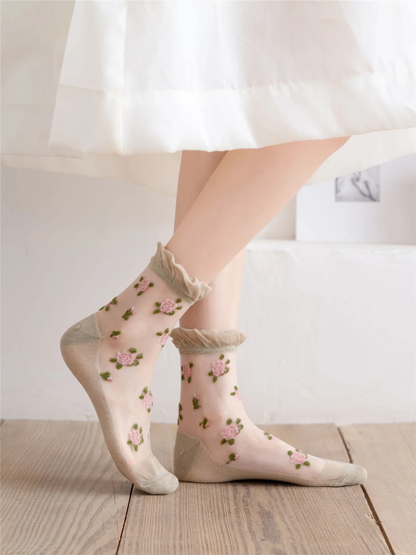 Women's Ultra-thin Lace Ruffle Socks | Vintage Rose Floral Style