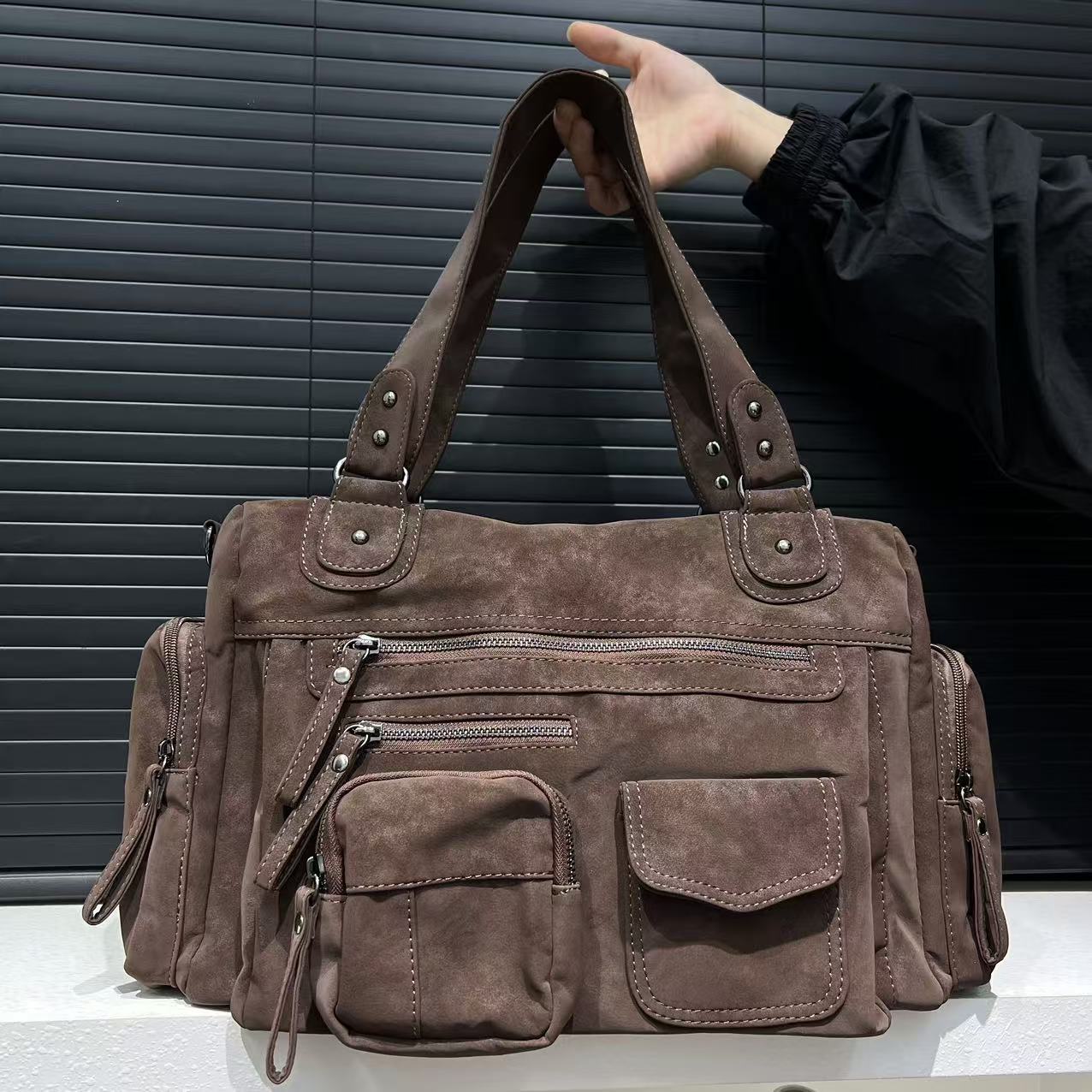 Trendy Vintage Tote Handbag | Stylish and Spacious Everyday Bag