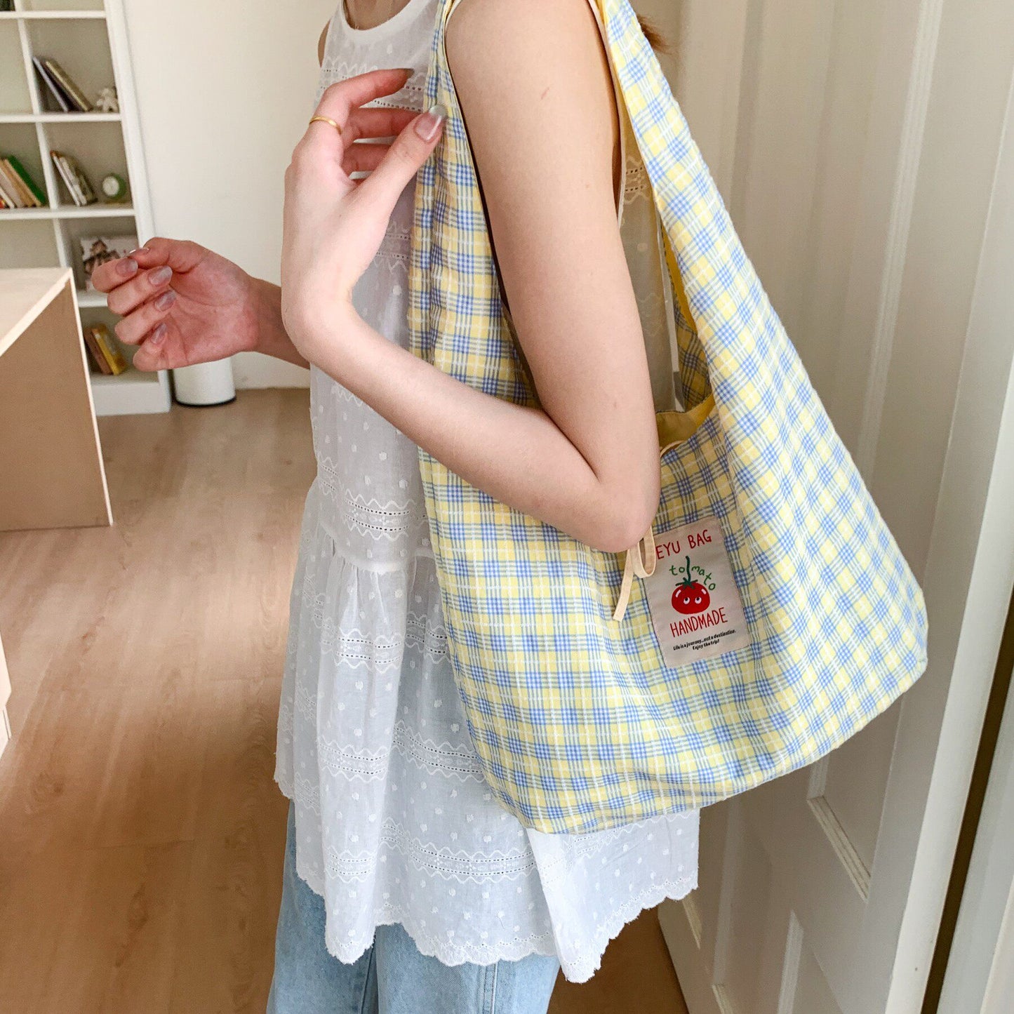 Stylish Canvas Bag | Versatile & Spacious Everyday Tote