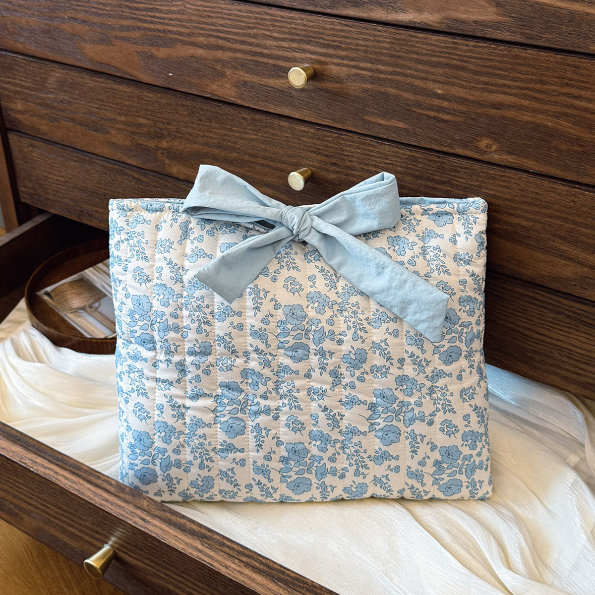 Floral Fabric Cosmetic Bag | Chic Storage Solution for Beauty Essentials